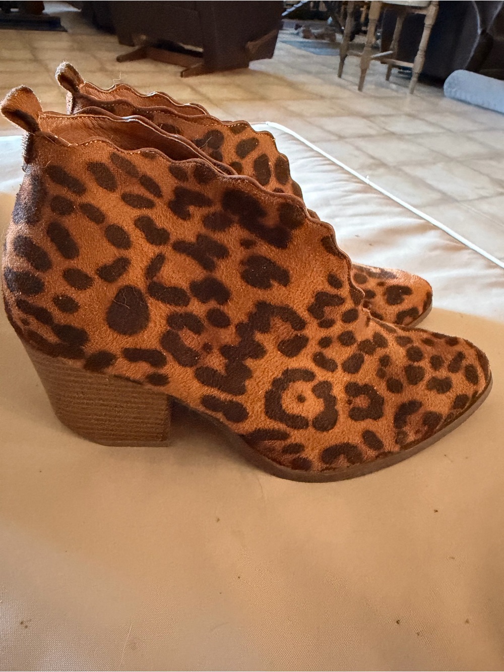 BEAST FASHION Leopard Print Scalloped Ankle Booties - Brown & Tan